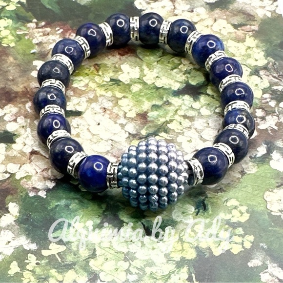 Lapis lazuli beaded gemstone bracelet/protection and wisdom jewelry - Picture 1 of 13